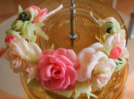 Мастер-класс по изготовлению заколки из фоамирана с роскошной розой