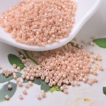 Бісер Японський MIYUKI Delica DB0207 11/0, Opaque Tea Rose Luster, близько 2000шт/10г (УТ100033585)