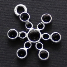 Кулон-Сеттинг Снежинка под Стразы, Металл, Цвет: Античное Серебро, Размер: 20х15х3мм, Отверстие 2мм, Пригоден под Стразы 1~3мм. (УТ000006602)