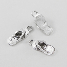 Кулон Вьетнамки, Металл, Цвет: Античное Серебро, Размер: 21х9х4мм, Отверстие 2мм, (УТ0002178)