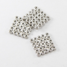 Коннектор Филигранный, Бижутерный сплав, Цвет: Платина, Размер: 15х15х1.5мм, Отверстие 1.5мм, (УТ0028234)