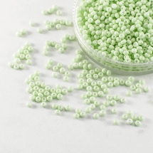 Бисер 03154 Чешский Preciosa 10/0, Алебастр Цветной DA, Салатовый, Круглый, (УТ100006646)