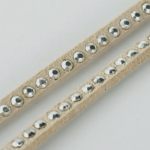 Шнур Замшевый, с серебристыми алюминиевыми вставками, Цвет: Пшеничный, Размер: 3х2мм, (УТ100005687)