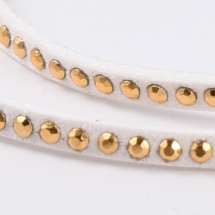 Шнур Замшевый, с золотистыми алюминиевыми вставками, Цвет: Белый Дым, Размер: 3х2мм, (УТ100005693)