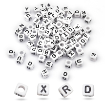 Бусины Акрил Микс Букв, Кубики, Цвет: Белый, Размер: 6х6х6мм, Отверстие 3.2мм, около 125шт/25г, (БА000000359)