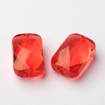 Намистини Акрилові Грановані, Прямокутні, Колір: Червоний, Розмір: 18x12x10мм, Отвір 1мм, (УТ100014437)