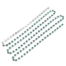 Стразовая Цепь Декоративная 2.8мм, Класс А, Цвет металла: Серебро, Цвет Страз: Изумруд, Ширина 2.8мм, около 285шт/1.5м, (УТ100015239)