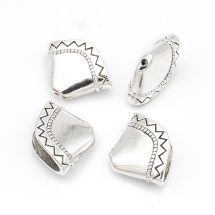 Конус Шапочки для Бусин з Металу, Колір: Античне Срібло, Розмір: 17х23х8мм, Отвір 1.5мм, (УТ100016781)