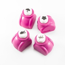 Компостер Фігурний "Кнопка-Асорті", Блистер, Колір: Фуксія, 4шт/набір, Розмір компостери: Довжина 3.3см, Ширина 2.6см, Висота 3.1см, Розмір Вирубки: 1см, (УТ100018098)